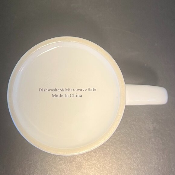 BOSS LADY noun / A Woman Who Can Accomplish All Tasks While Remaining Beautiful - Picture 7 of 7